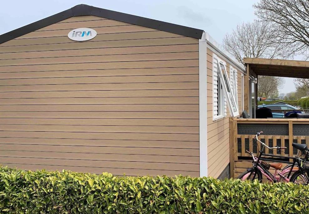 Gezellig Chalet In Het Mooie Zeeland - Oostkapelle Eksteriør billede