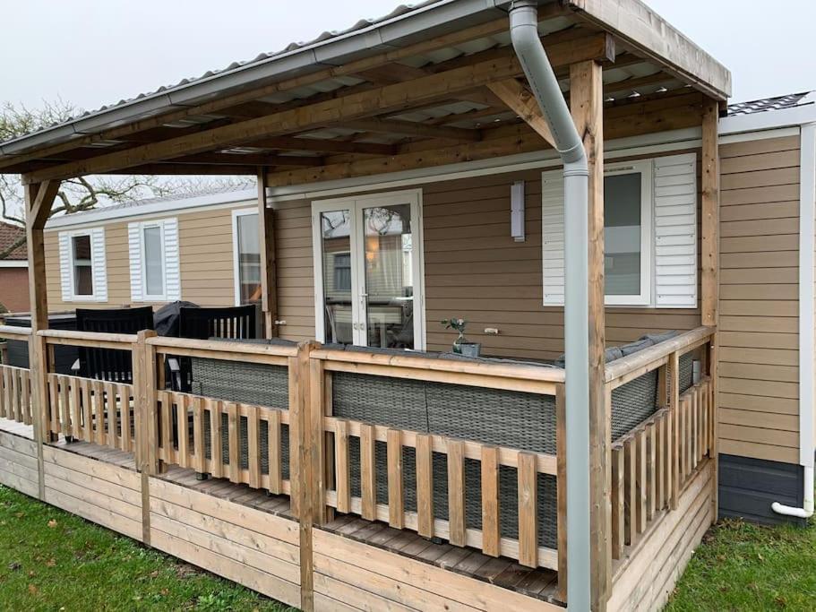 Gezellig Chalet In Het Mooie Zeeland - Oostkapelle Eksteriør billede